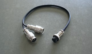 4P YA - Mic Y Adaptor